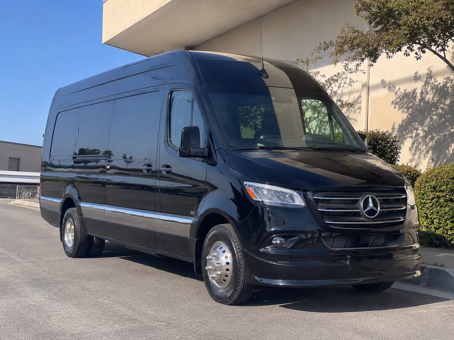 find the perfect transportation for your next corporate event 2